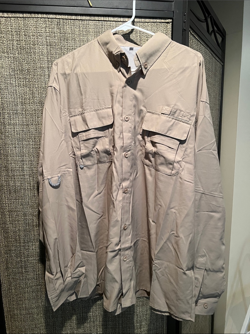 Men's Lightweight Button-Front Utility Shirt — Beige
